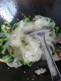 蜡皮炒肉丝的做法步骤4