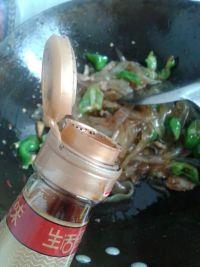 蜡皮炒肉丝的做法步骤5