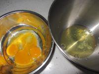 豆沙蛋糕卷的做法步骤2