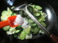 青瓜炒圆白菜的做法步骤7