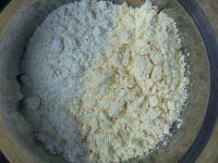 牛奶玉米面饼的做法步骤1