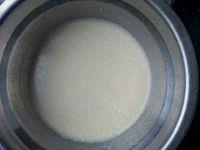 牛奶玉米面饼的做法步骤3