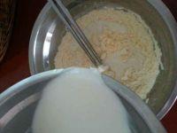 牛奶玉米面饼的做法步骤4