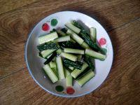 凉拌竹笋黄瓜的做法步骤1