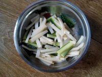 凉拌竹笋黄瓜的做法步骤4