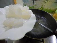 黄瓜炒鱿鱼的做法步骤2