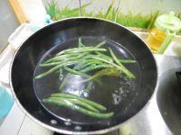 豆角煎鸡蛋的做法步骤3