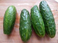 黄瓜金针菇卷的做法步骤1