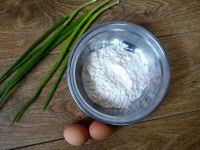 无油小葱鸡蛋饼的做法步骤1