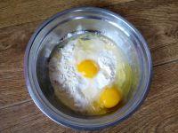 无油小葱鸡蛋饼的做法步骤2