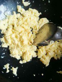 金针菇炒蛋的做法步骤4