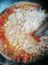 西红柿金针菇瘦肉汤的做法步骤5