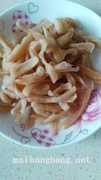 青椒炒萝卜干的做法步骤2