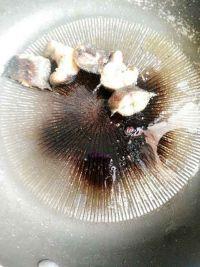 青椒烧野生鲶鱼的做法步骤3