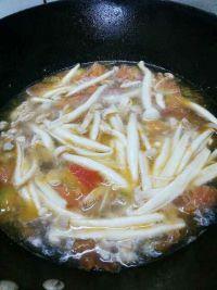 海鲜菇番肉丝汤的做法步骤6