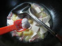 咸肉土豆煮豆腐的做法步骤6