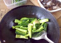 螃蟹煮苦瓜的做法步骤4