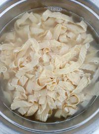 自制辣条的做法步骤1