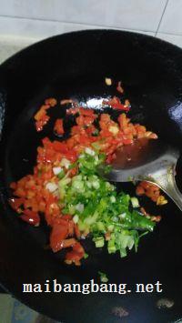 红椒炒鸡蛋的做法步骤5