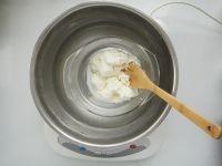 草莓奶酪蛋糕的做法步骤2