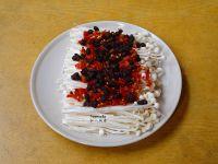 剁椒金针菇的做法步骤5