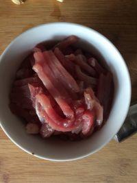 酸菜炖粉条的做法步骤1