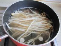 鸡肉金针菇鲜虾面 #小虾创意料理#的做法步骤7