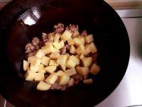 土豆鸭丁的做法步骤4