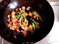 土豆鸭丁的做法步骤8