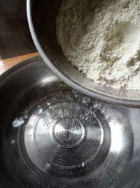 炸糖糕的做法步骤3