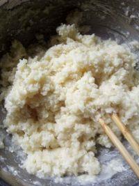 炸糖糕的做法步骤4