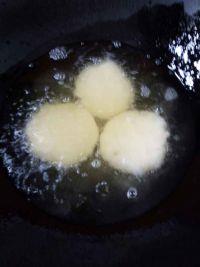 炸糖糕的做法步骤8