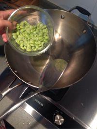 笋瓜炒豆子的做法步骤4