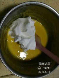 6寸戚风蛋糕的做法步骤6