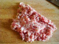 葱香腐竹猪肉饺的做法步骤1