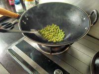 茭白毛豆的做法步骤2