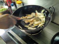 茭白毛豆的做法步骤3