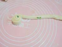 葱油饼的做法步骤8