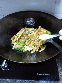 尖椒豆腐干的做法步骤7