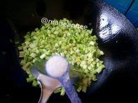 芹菜炒鸡蛋的做法步骤3