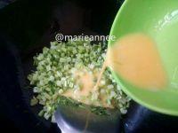 芹菜炒鸡蛋的做法步骤4