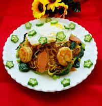 辣炒鲜虾鱼板面#小虾创意料理#的做法步骤10