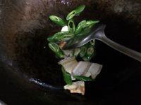 干炒黄牛肝菌的做法步骤4