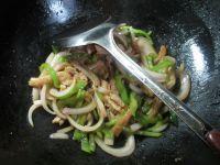 尖椒洋葱炒牛肚的做法步骤7