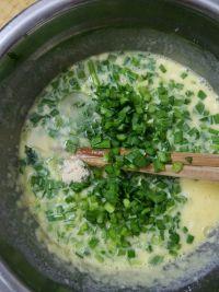 鸡蛋韭菜卷的做法步骤2