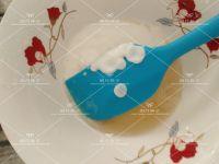 酸奶慕斯的做法步骤3