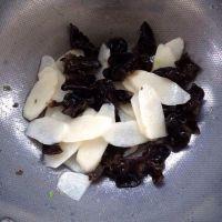 山药炒木耳的做法步骤6