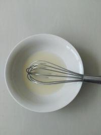 戚风蛋糕的做法步骤2