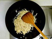 尖椒豆腐皮的做法步骤5