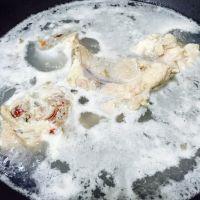 海带大骨汤的做法步骤2